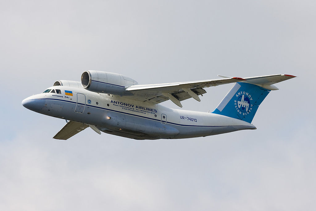 Antonov_An-74_(AA).jpg
