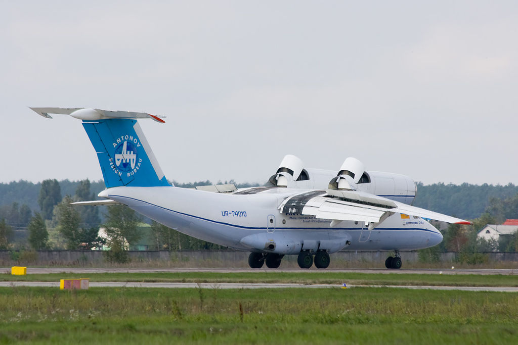 Antonov_An-74_(BB).jpg