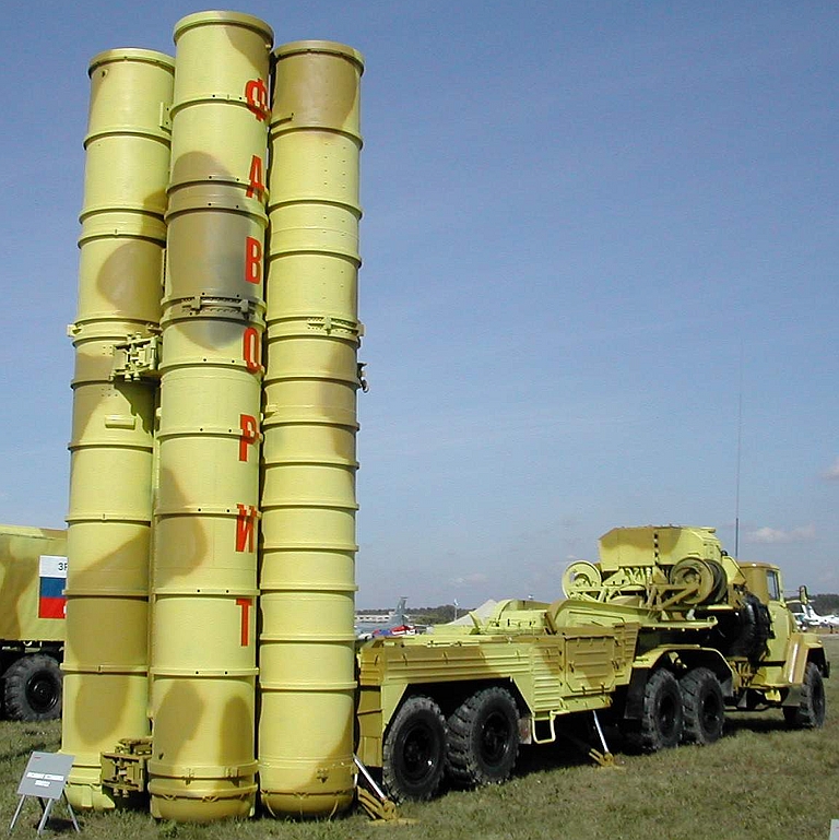SA-20C_(S-300PMU-2)_Iranian_(B).jpg