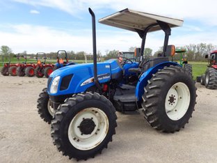 New_Holland_TN60A_(B).jpg