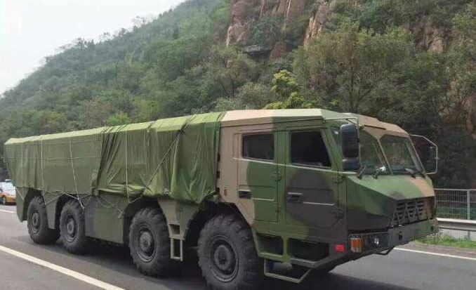Possible ground-launched YJ-18 variant spotted in China, 2015. Photo: Sina News