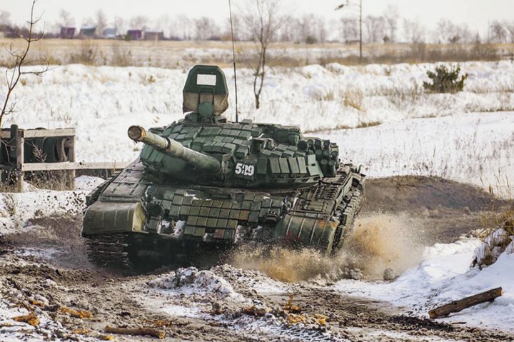 T-72B_MBT_(B).jpg