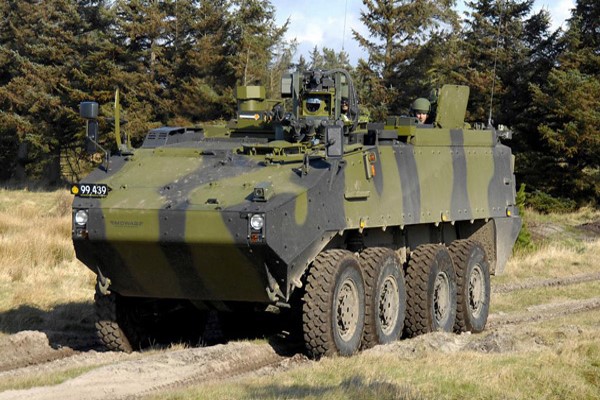 Piranha_III_(8_x_8)_armored_personnel_carrier(B).jpg