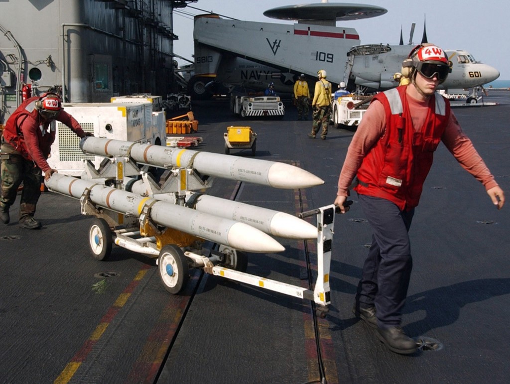 AIM-120_AMRAAM(C).jpg
