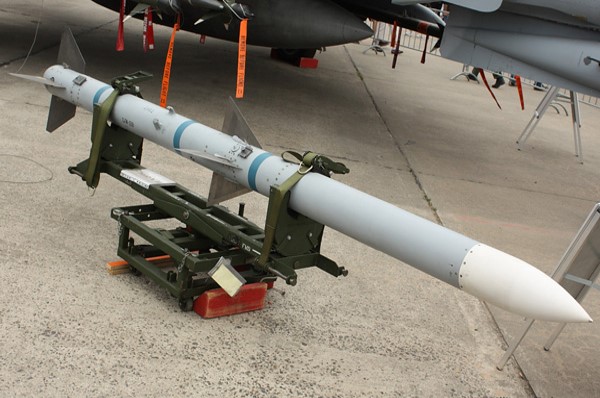 AIM-120_AMRAAM(A).jpg
