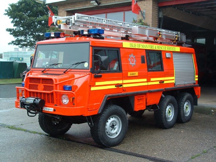 Pinzgauer_712_Fire_truck(C).jpg