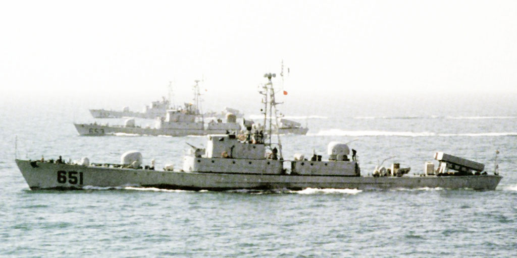 Type_037IG_Houxin-class(C).jpg