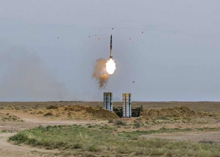 S-300P missile cold-gas ejection from launch tube. Photo: Russia MoD