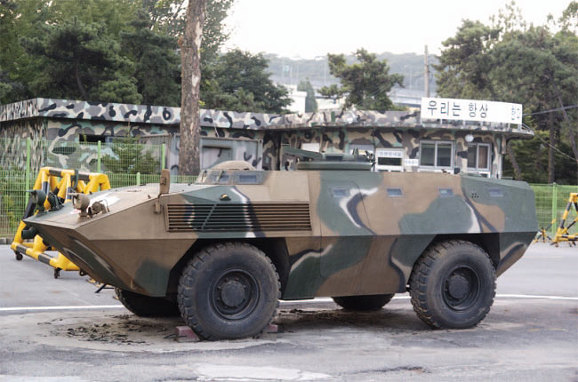 KM900_APC_(C).jpg