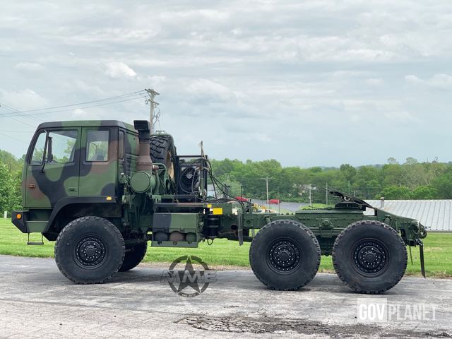 M1088Tractor(C).jpg
