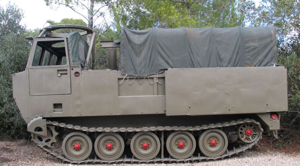 M548_American_Tracked_(B).jpg