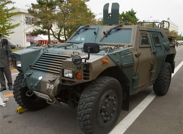Komatsu_Japanese_Light_Armored_Vehicle_(LAV)_(B).jpg