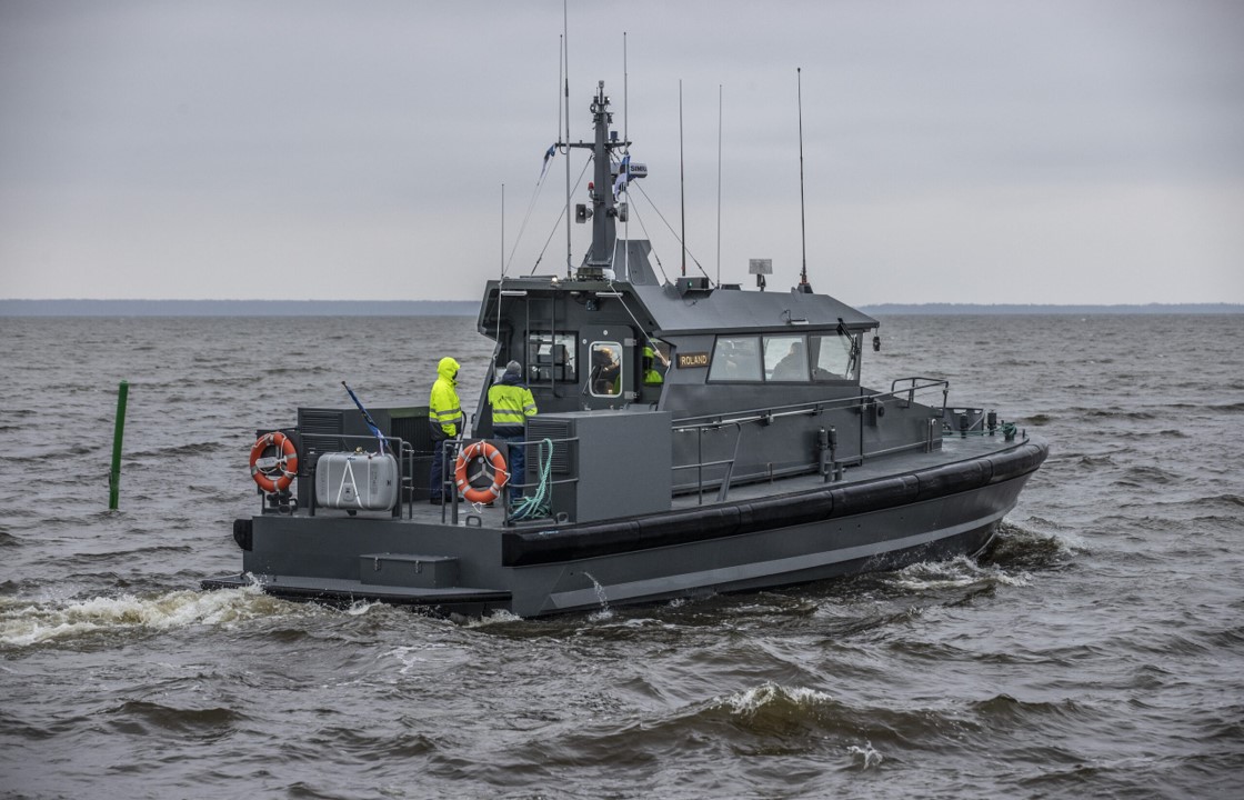 NAVY_18_WP_Boat_(C).jpg