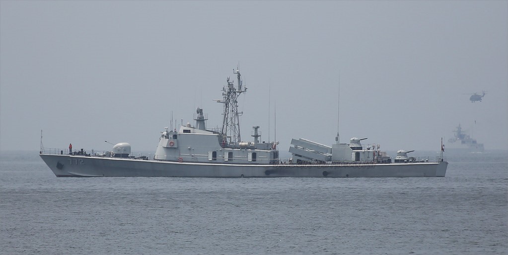 Type_037II_Class_(Houjian_Class)_(CC).jpg