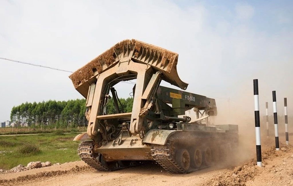 GCZ-110_Chinese_Tracked_(CC).jpg