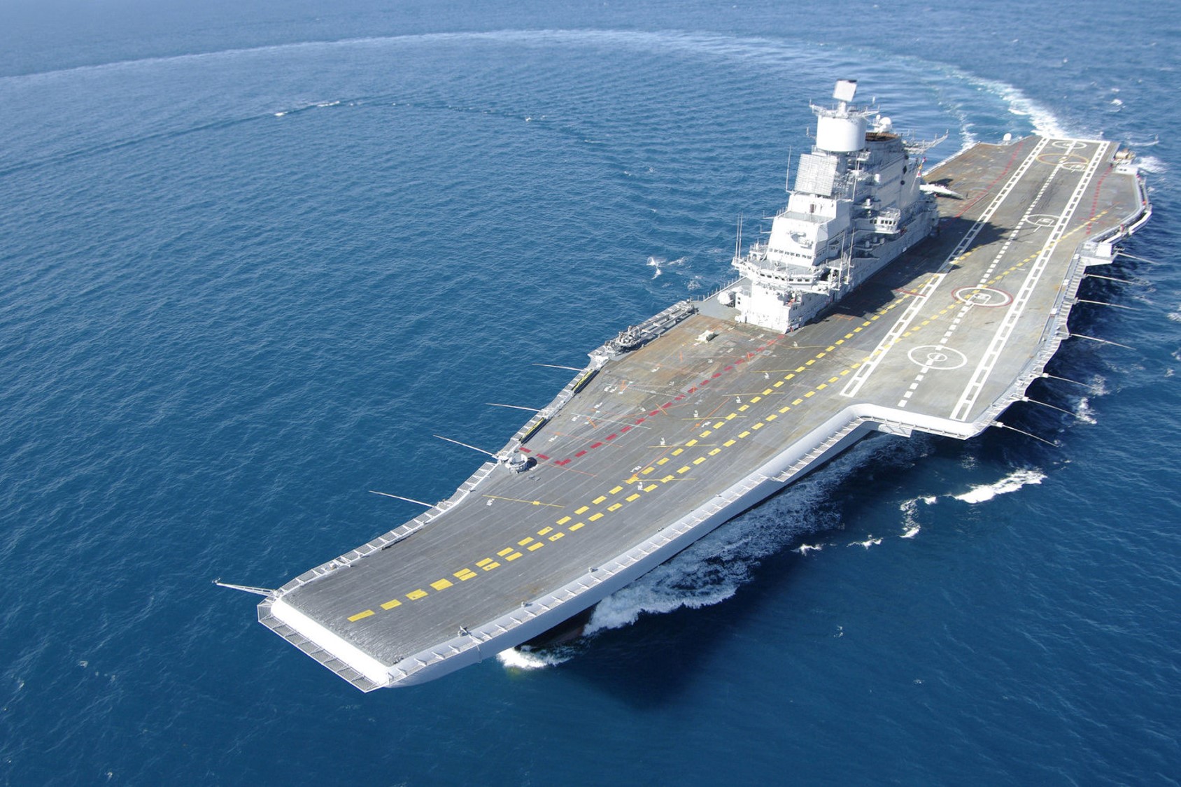 INS_Vikramaditya_Class_Indian_Aircraft_Carrier(B).jpg