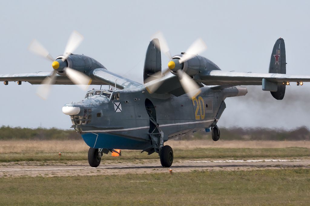 Be-12_Chayka_(BB).jpg