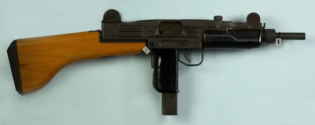 UZI(B).jpg