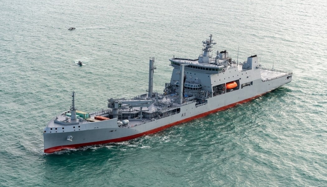 HMNZS_Aotearoa_(D).jpg