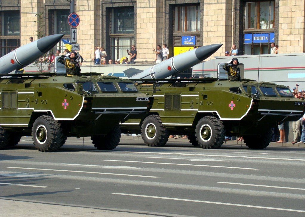 OTR-21_Tochka_(SS-21_Scarab)_(C).jpg