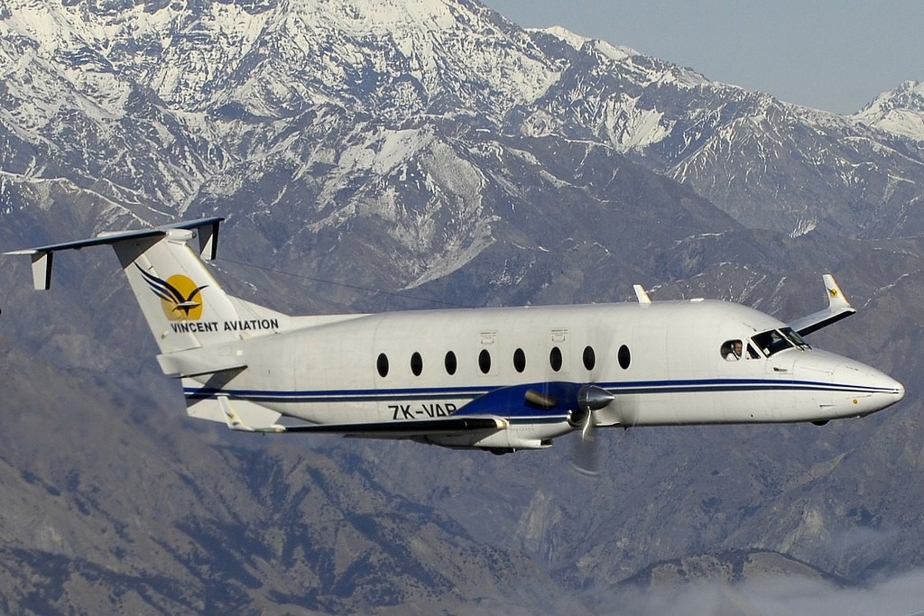 Beechcraft_1900D_(C).jpg