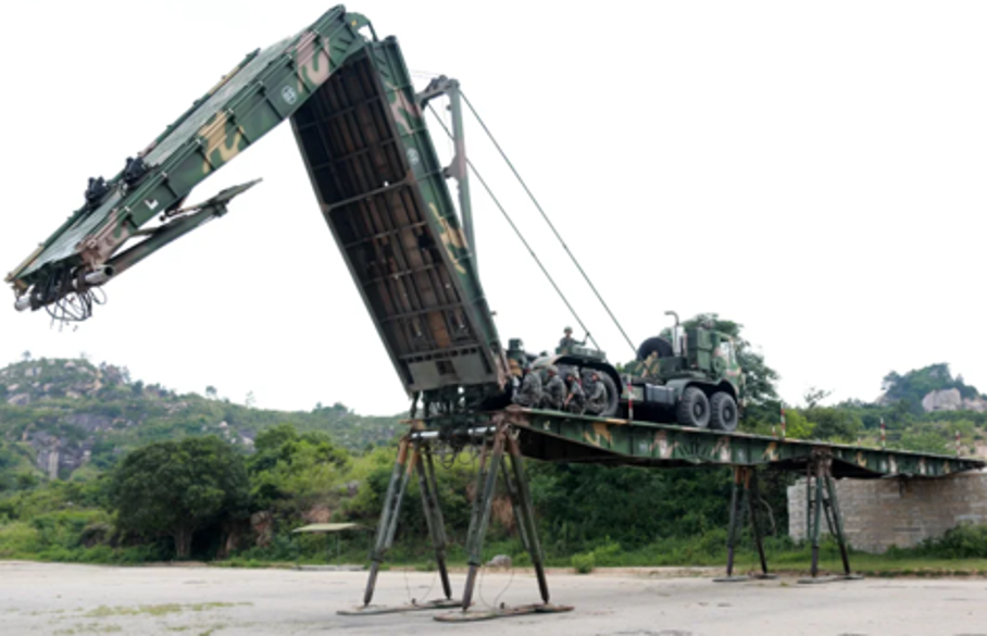 GQL-111_Bridge_(DD).png