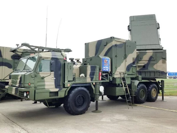 Vityaz_Hero_50N6E_multifunction_radar_medium_range-air_defense_missile_system_Almaz-Antey_Russia_Russian_defence_industry_002-642196f9.webp