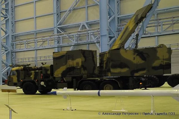 Vityaz_Hero_60N6A_multifunction_radar_medium_range-air_defense_missile_system_Almaz-Antey_Russia_Russian_defence_industry_001-1c782afa.webp