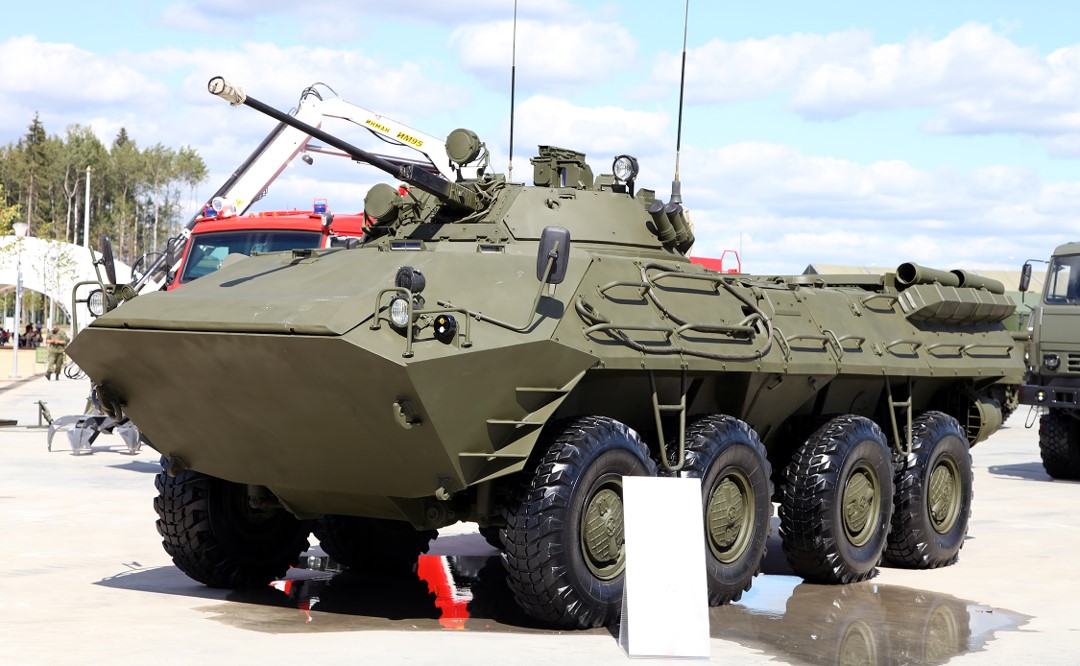BTR-90_(GAZ-5923)_(AA).jpg