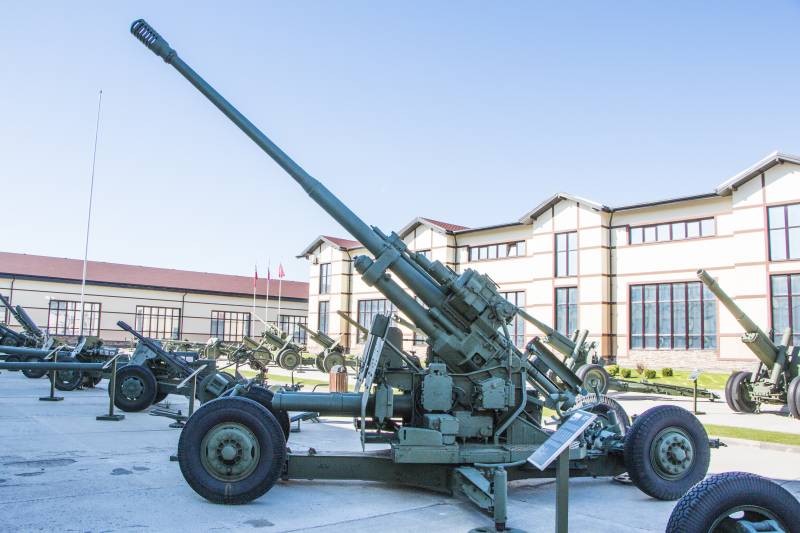 KS19_Russian_Gun_(CC).jpg