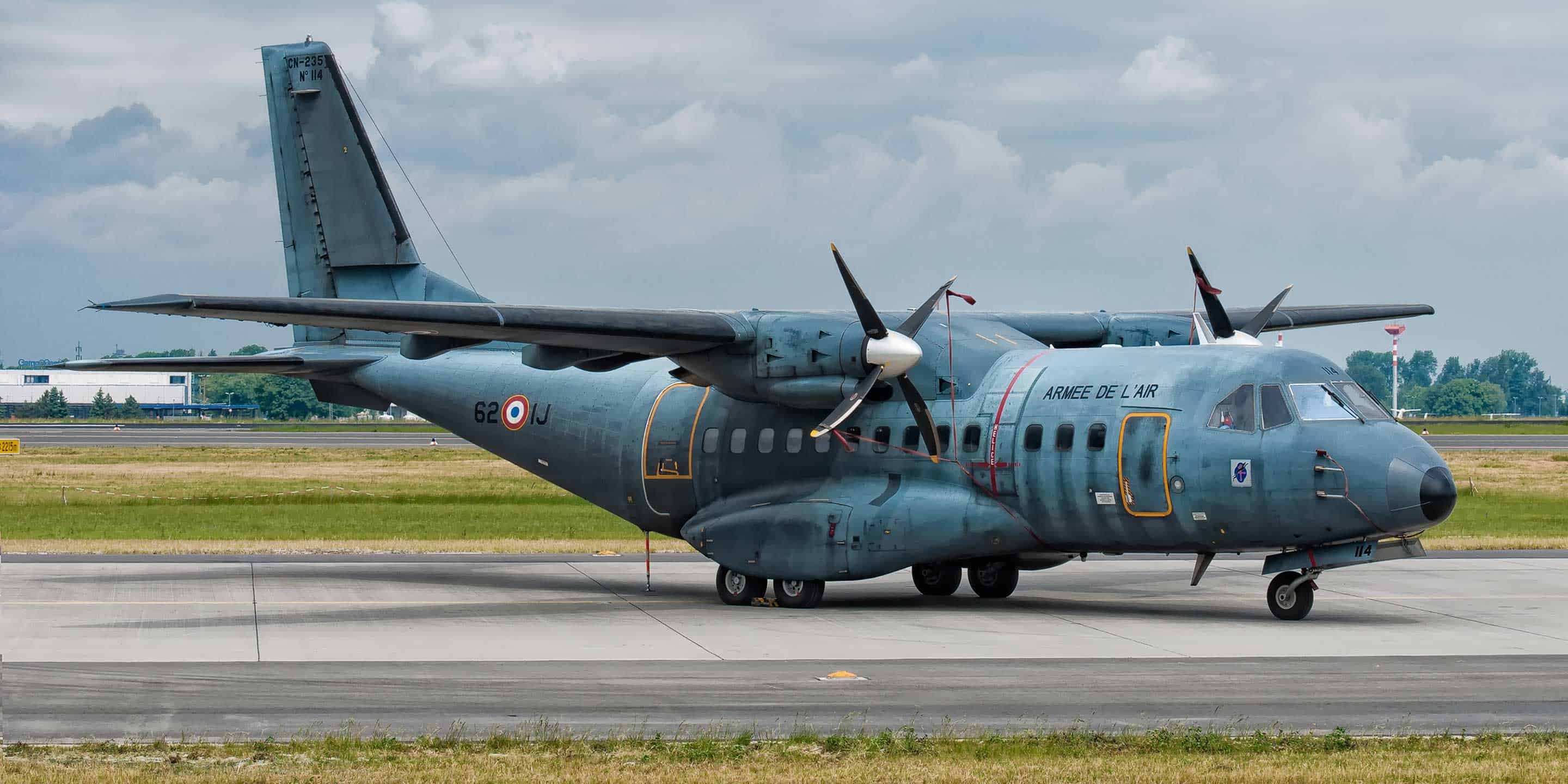 CN-235_(B).jpg