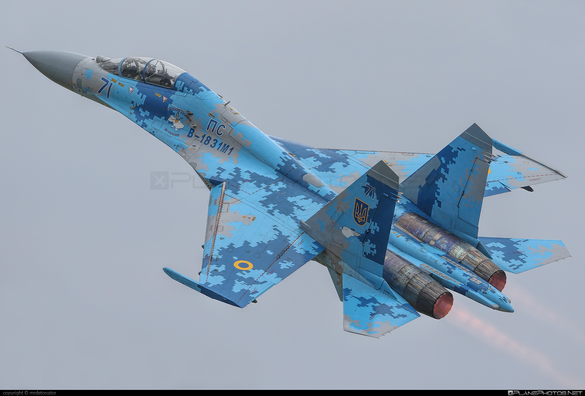 Su-27UB_FLANKER-C(B).jpg