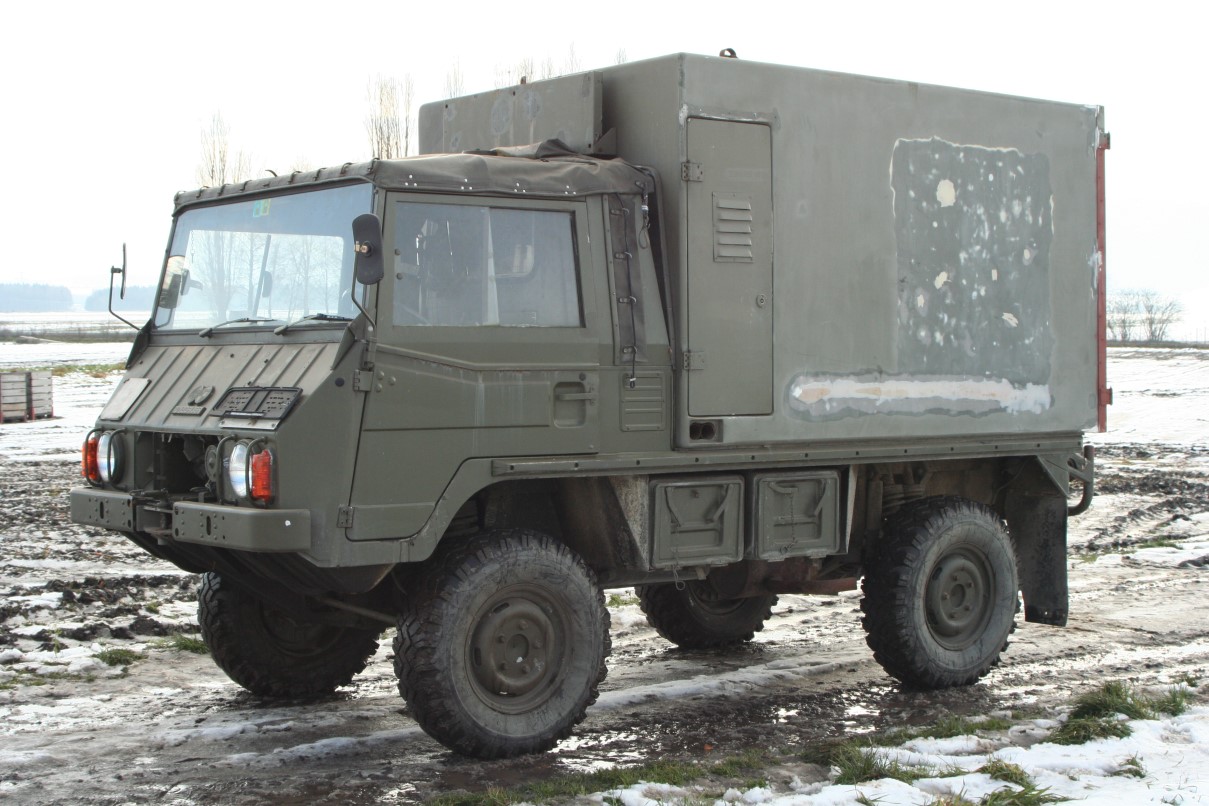 Pinzgauer_4x4AMB-S(B).jpg