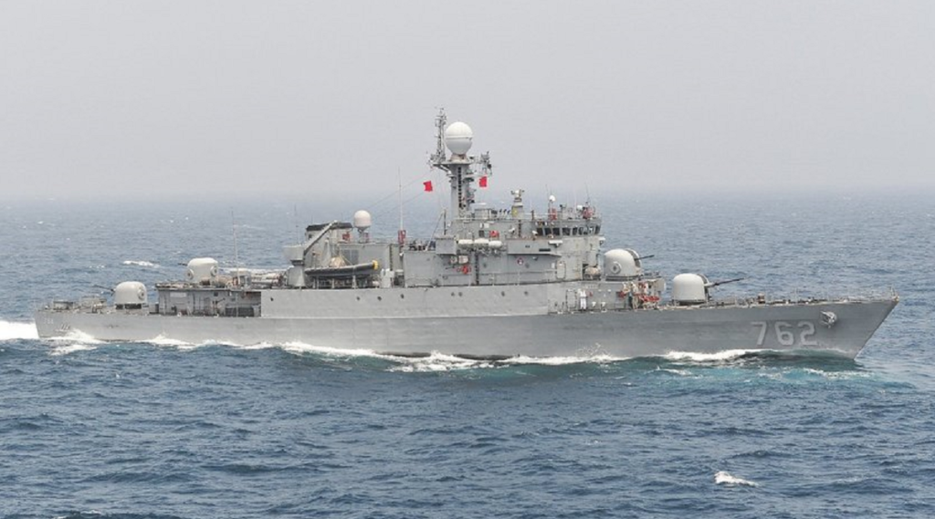 Pohang-class_corvette(B).png
