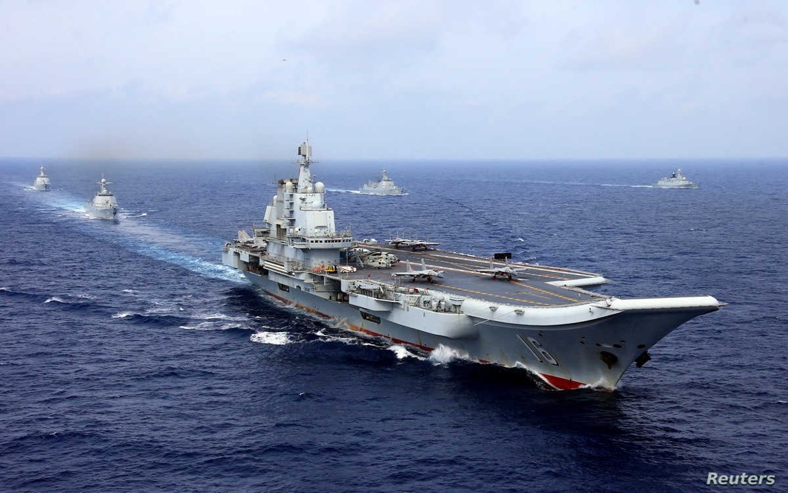 Liaoning_(Type_001)_(B).jpg