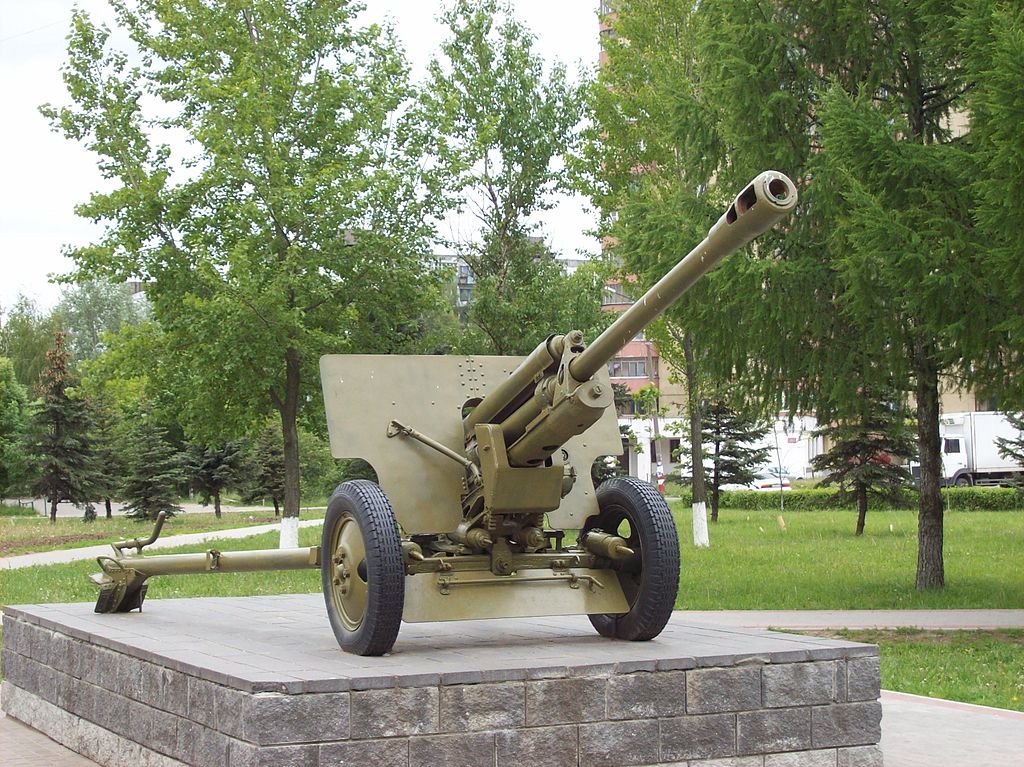 Zis-3_Towed_Gun_(AA).jpg