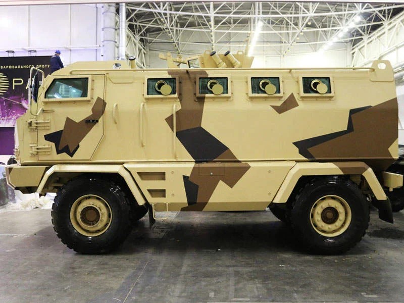 Hulk_Ukrainian_4x4_(C).jpg