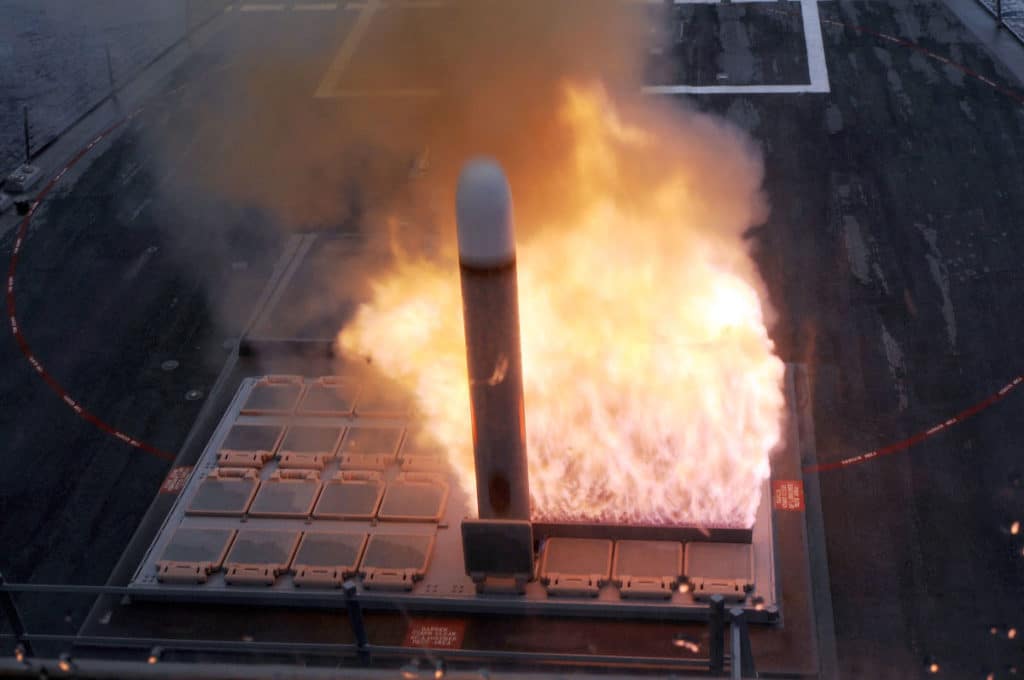 USS Farragut (DDG 99) test fires a Tomahawk missile. Photo: U.S. Navy