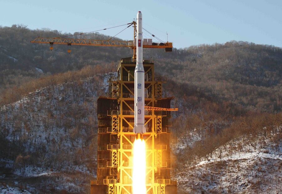 Taepodong-2/Unha flight test, December 12, 2012. Photo: KCNA