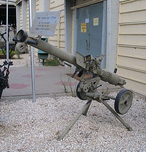 B_10_82MM_RECOILESS_GUN(A).jpg