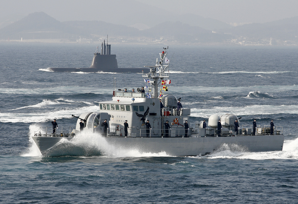 Chamsuri-class_patrol_boat(A).jpg