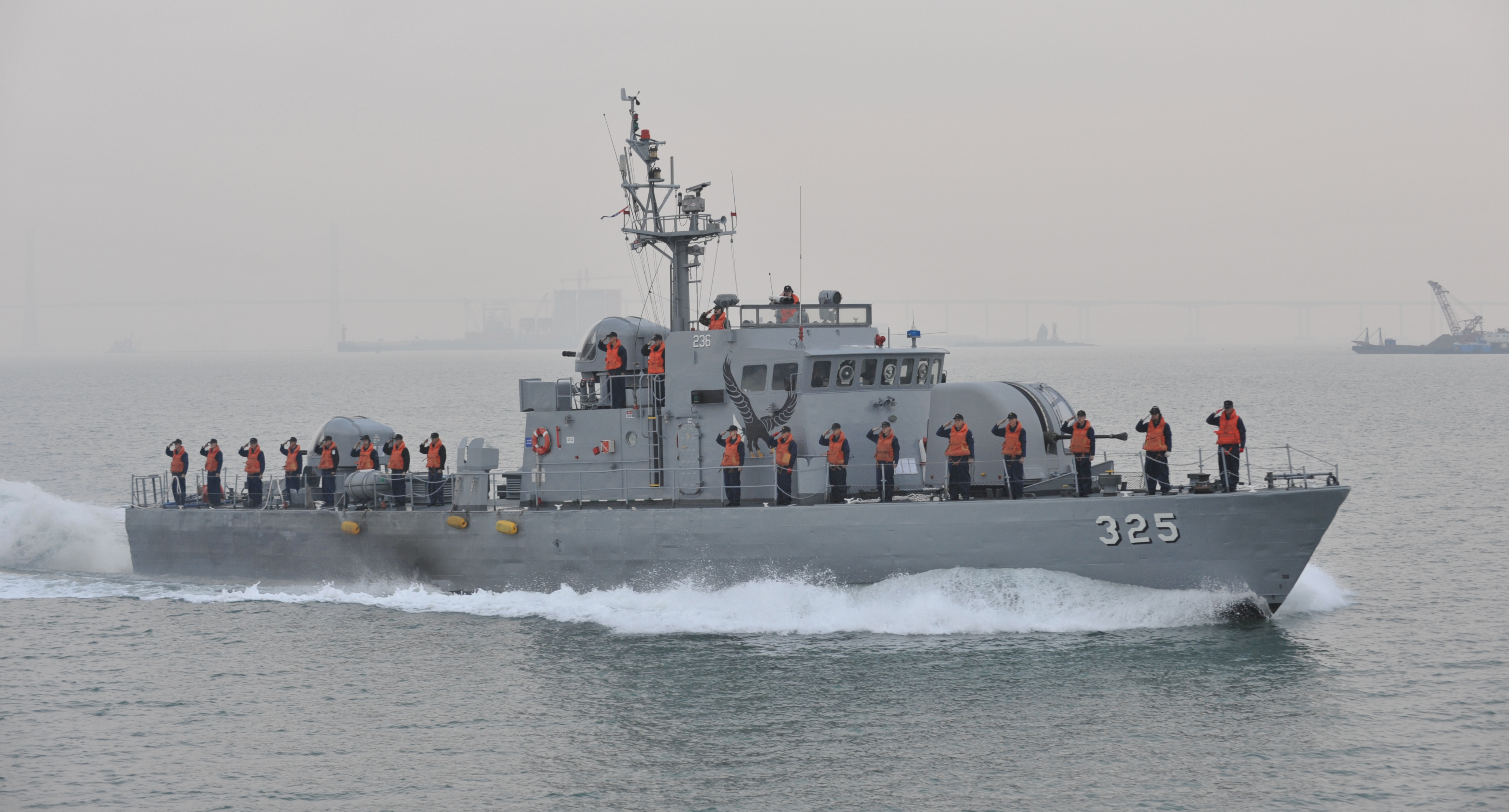 Chamsuri-class_patrol_boat(B).jpg