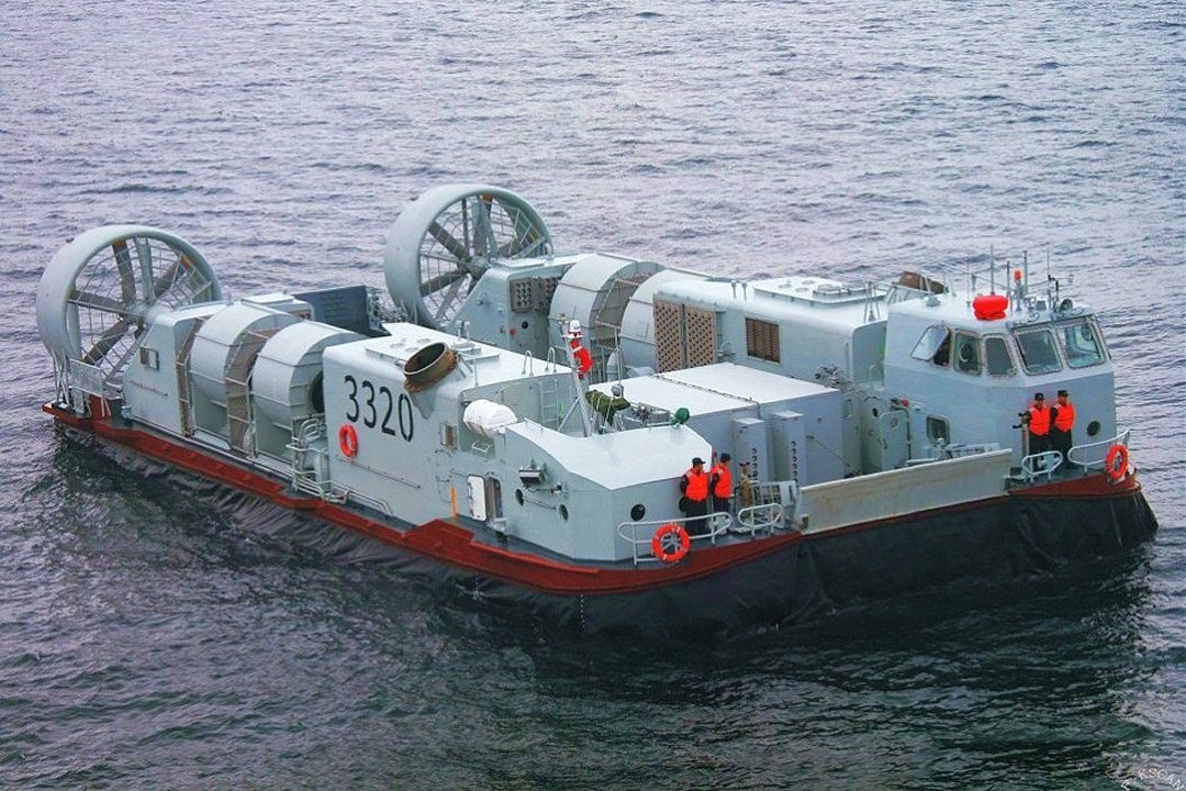 Type_726_LCAC(AA).jpg