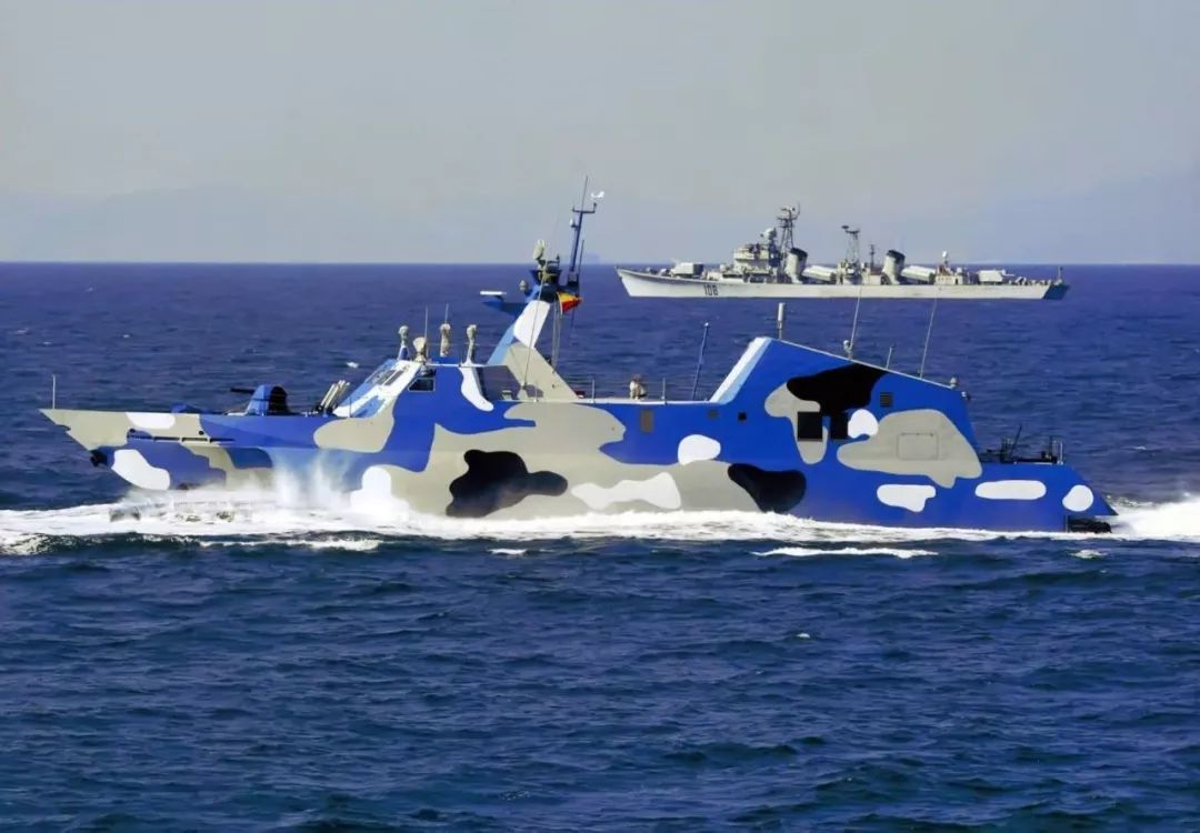 Type_22_Class_(Houbei_Class)_(BB).jpg