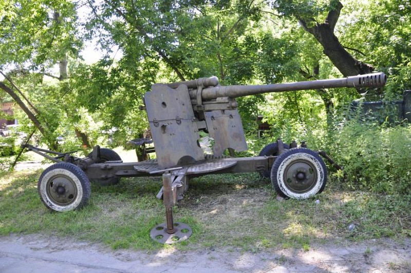 KS-12_85mm_towed(B).jpg