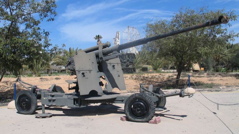 KS-12_85mm_towed(A).jpg