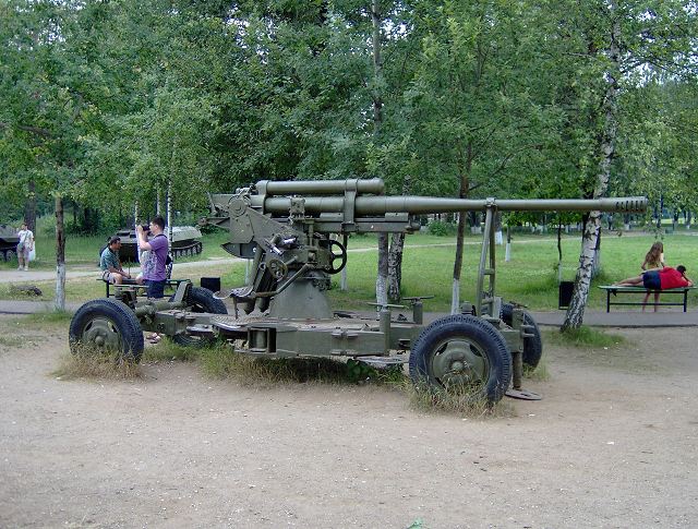 KS-12_85mm_towed(C).jpg