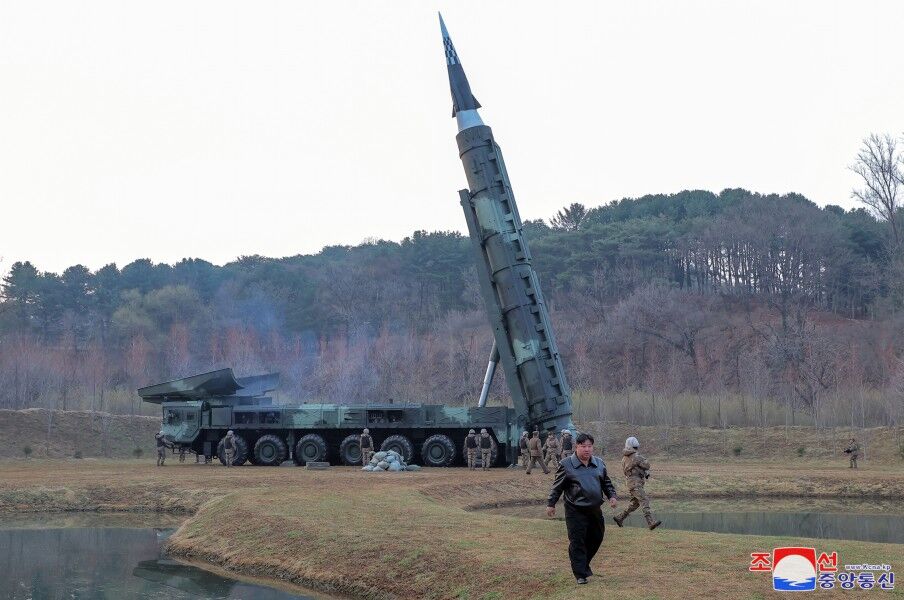 HS-16B on TEL. Photo: KCNA