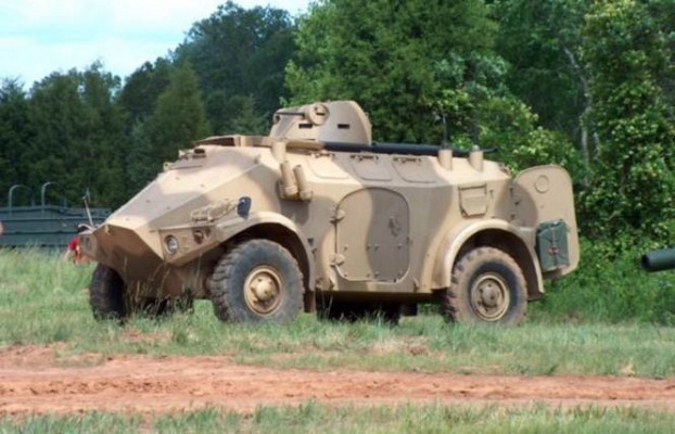 Panhard_M3_APC_(C).jpg