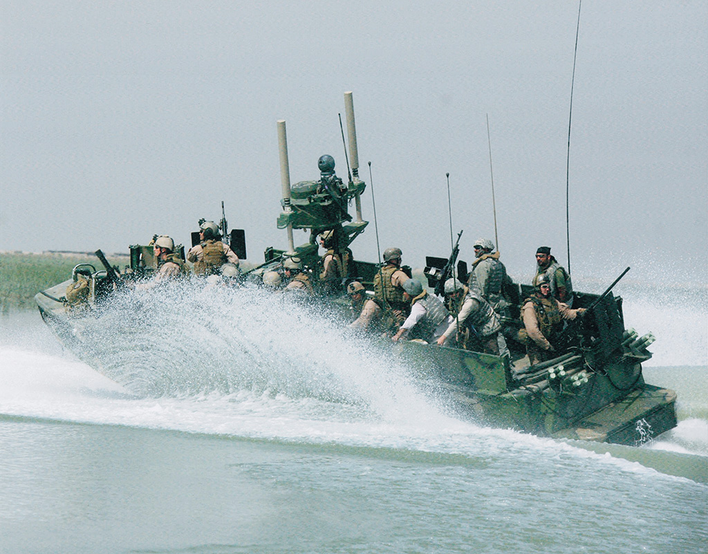 33FT_RIVERINE_ASSAULT_BOAT(B).jpg